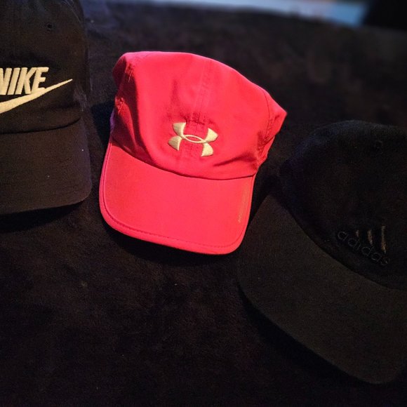 Set of 3 hats *Can sell separately - Picture 1 of 5